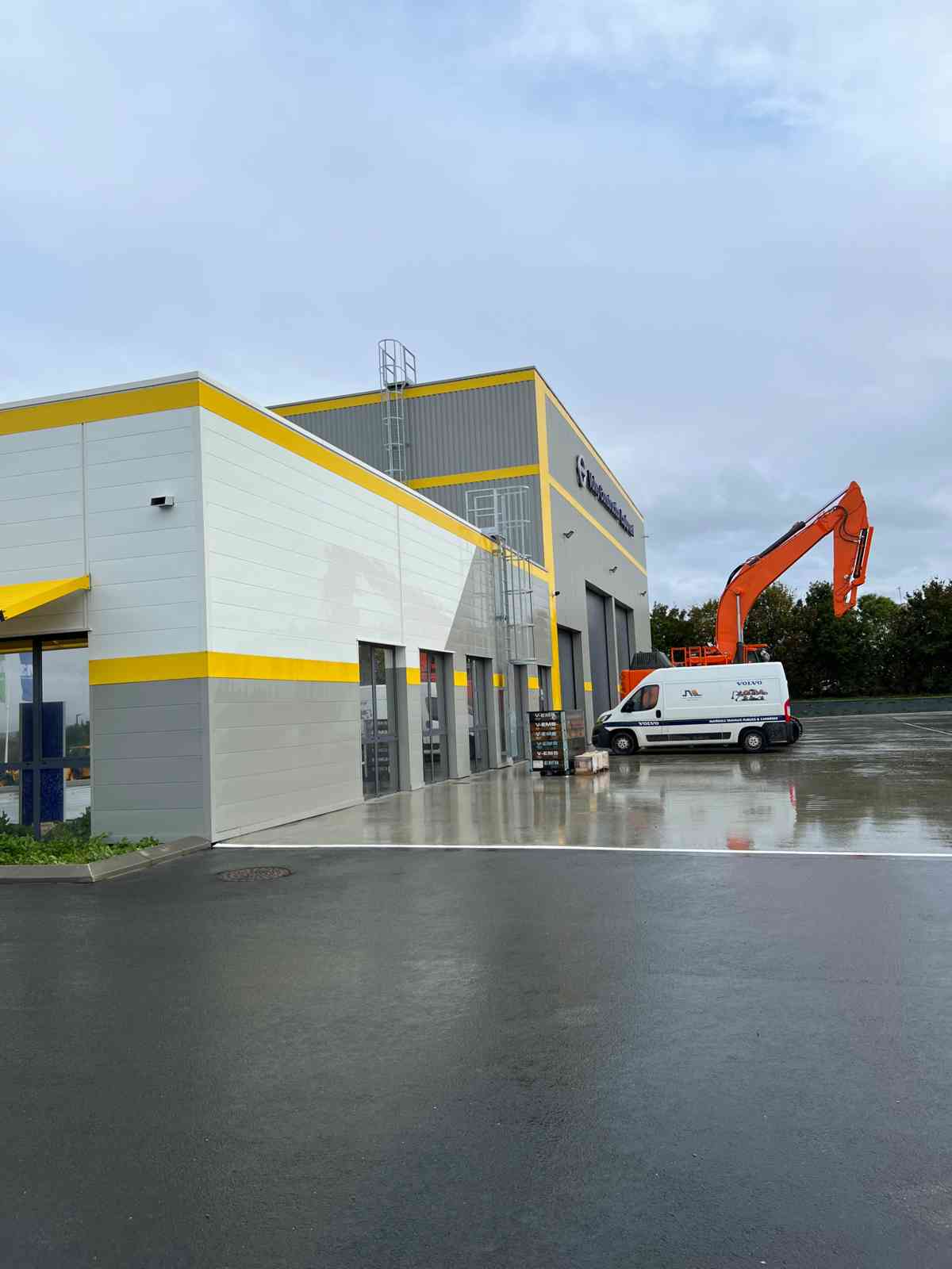 Construction d'un bâtiment commercial de 900 m² pour Kleber-Malecot à Niort (79) - Réalisation I2C