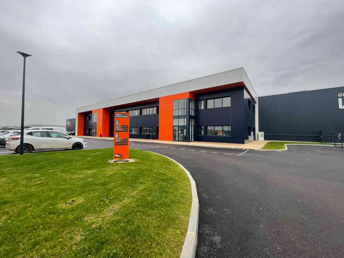 Réalisation d’un bâtiment logistique de 32 000 m² à Dreux (28) pour les Transports Vallée. - I2C Construction