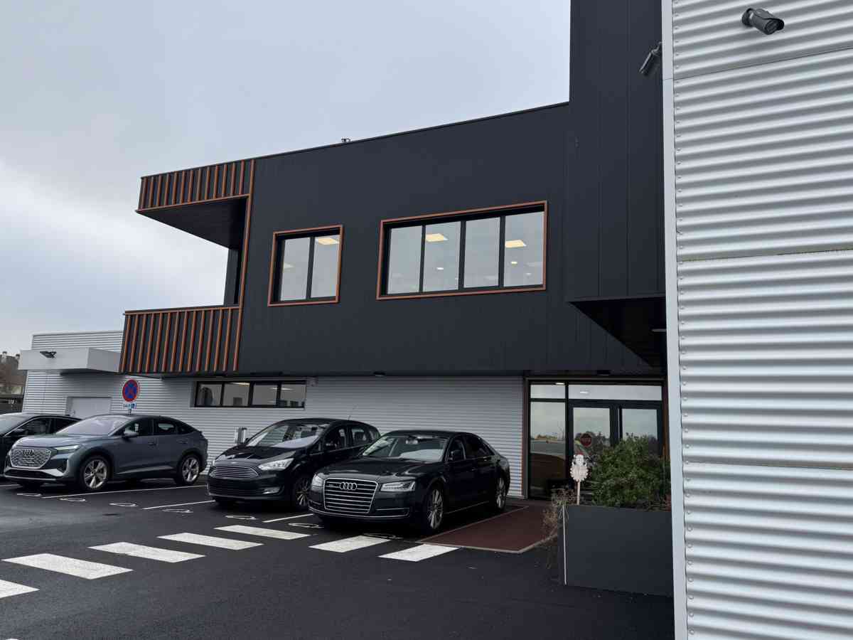 Réalisation d'un bâtiment industriel  pour la société 2B LIGHTING TECHNOLOGIES (91) - I2C Construction