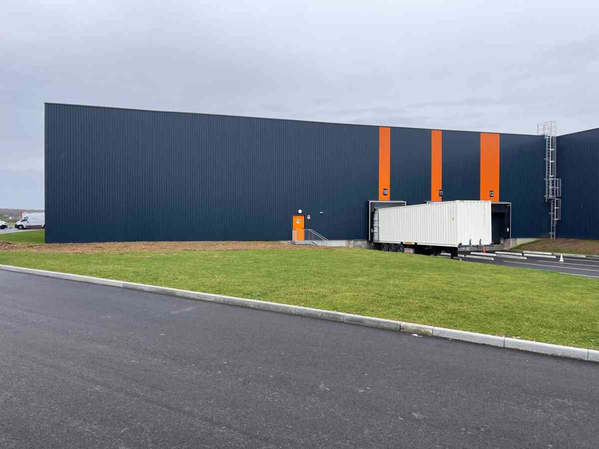 Réalisation d’un bâtiment logistique de 32 000 m² à Dreux (28) pour les Transports Vallée. - I2C Construction