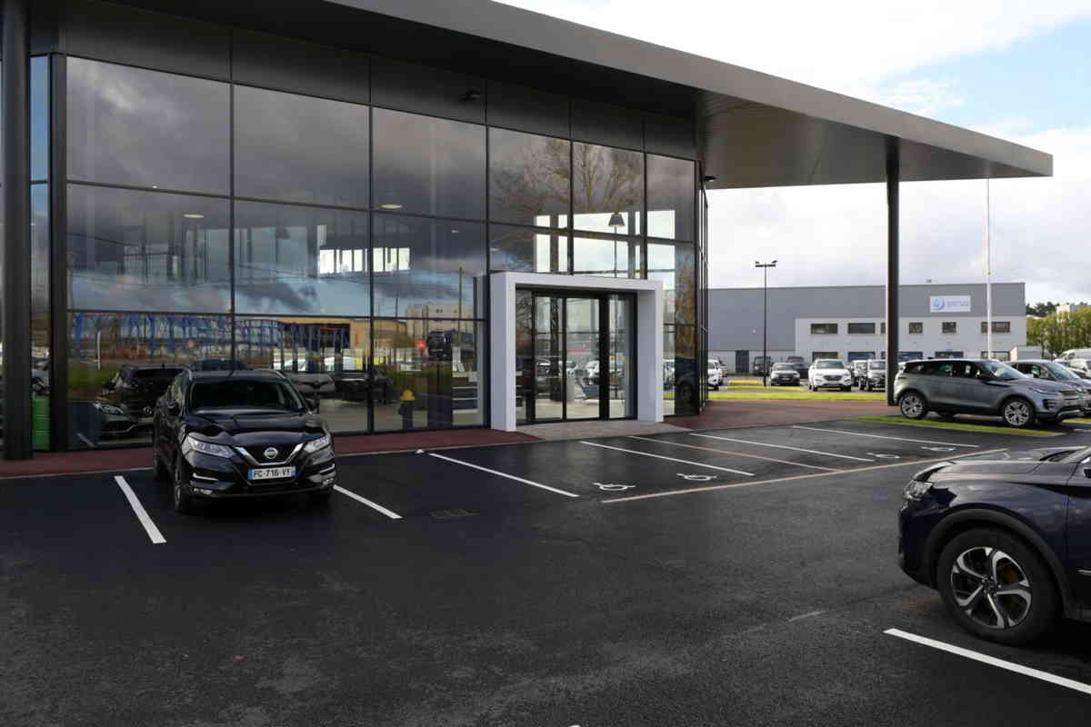 Pinson Automobiles - construction showroom Orléans (45) - I2C