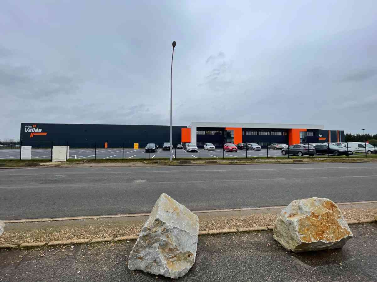 Réalisation d’un bâtiment logistique de 32 000 m² à Dreux (28) pour les Transports Vallée. - I2C Construction