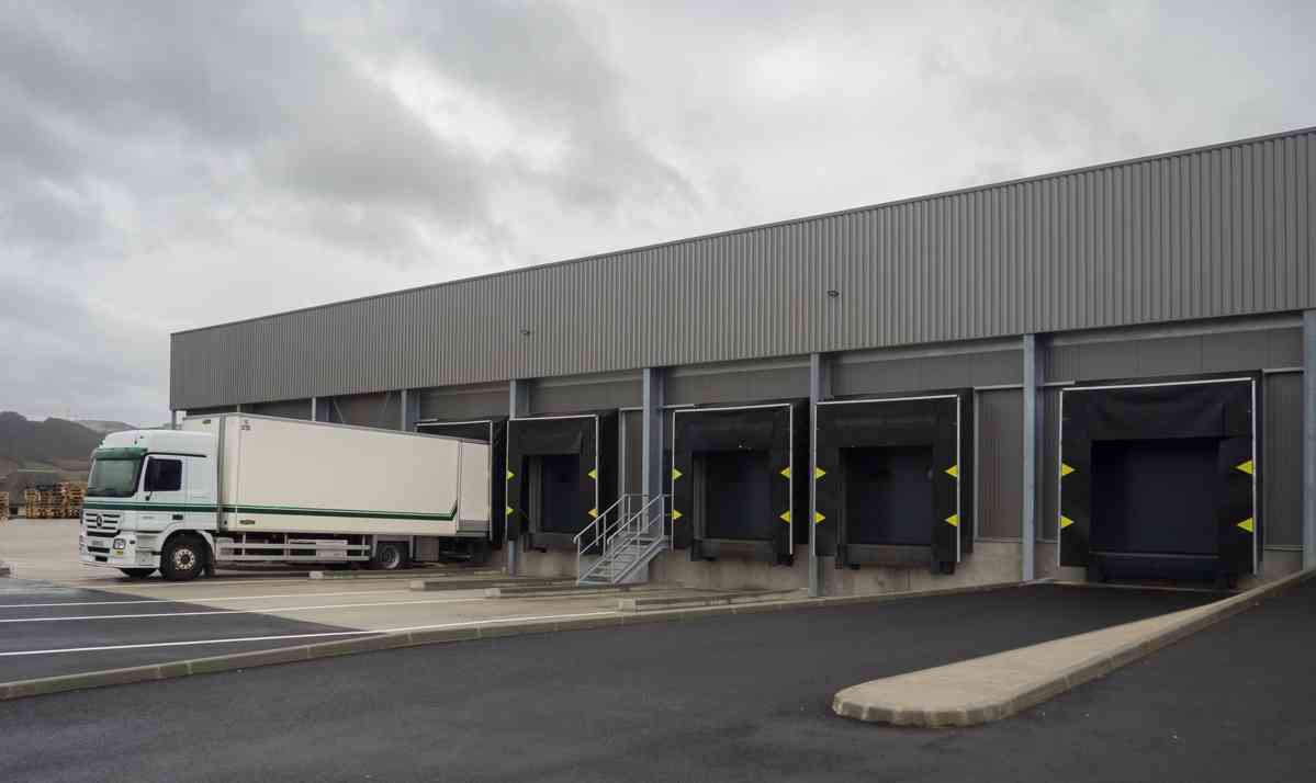 Pierre MONTARNAL Transports Négoce- Bâtiment logistique Séverac-le-Château (12)