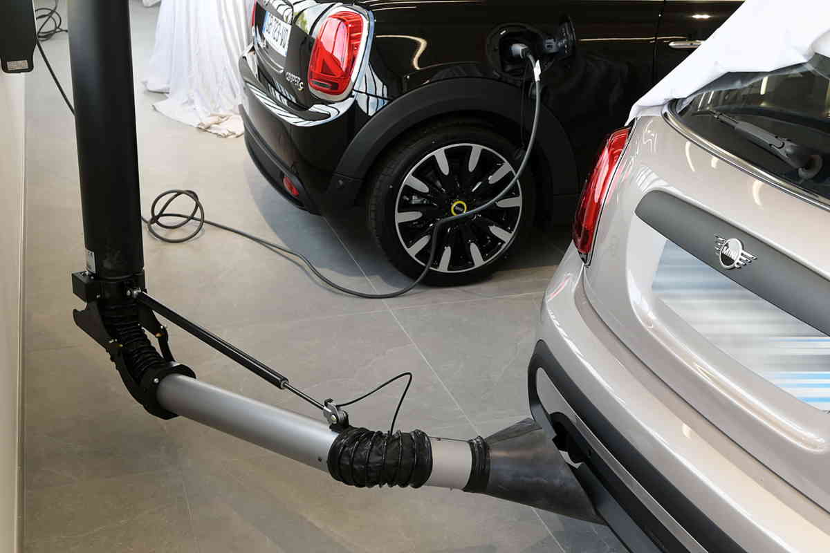 Installation récupérateur de gaz d'échappement concession auto - Nanterre 92