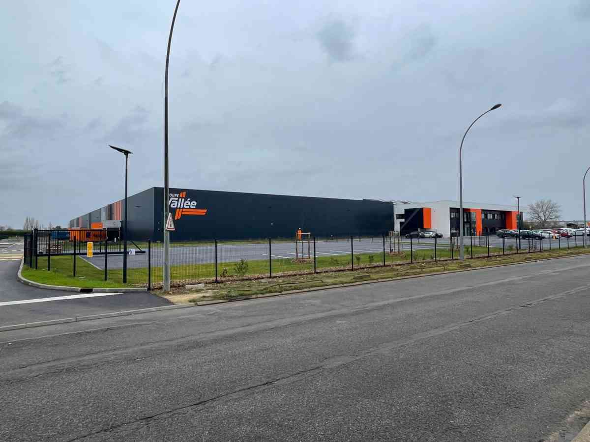 Réalisation d’un bâtiment logistique de 32 000 m² à Dreux (28) pour les Transports Vallée. - I2C Construction