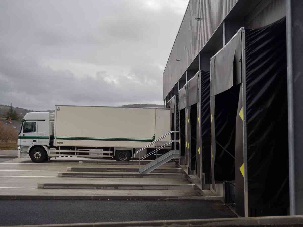 Pierre MONTARNAL Transports Négoce- Bâtiment logistique Séverac-le-Château (12)