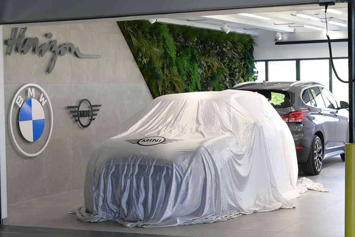 installation mur végétalisé stabilisé - concession BMW MINI Nanterre 92