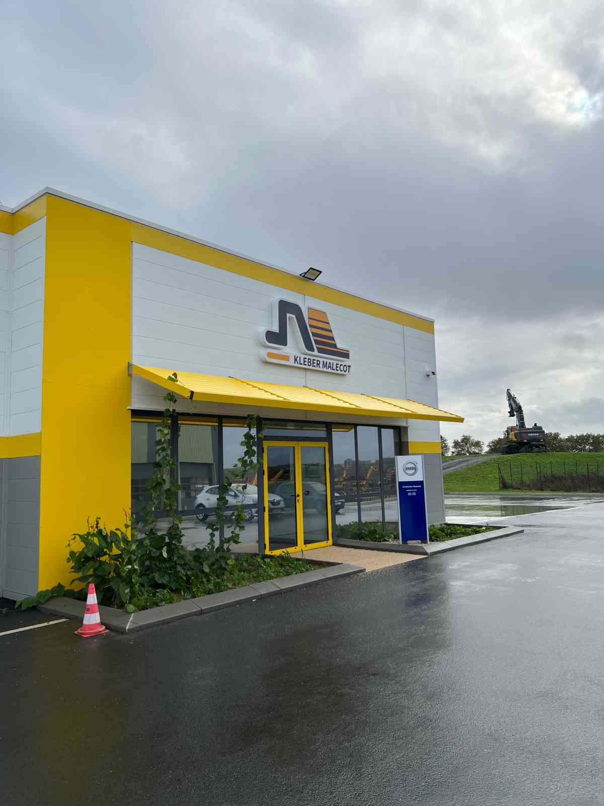 Construction d'un bâtiment commercial de 900 m² pour Kleber-Malecot à Niort (79) - Réalisation I2C