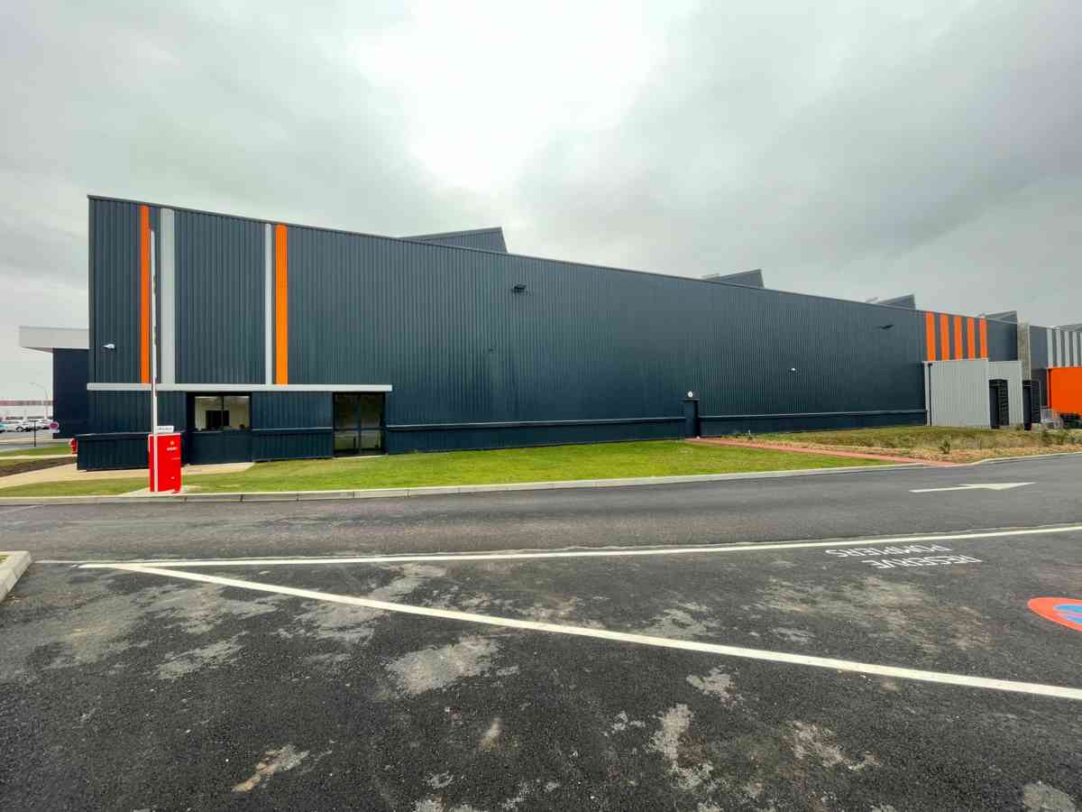 Réalisation d’un bâtiment logistique de 32 000 m² à Dreux (28) pour les Transports Vallée. - I2C Construction