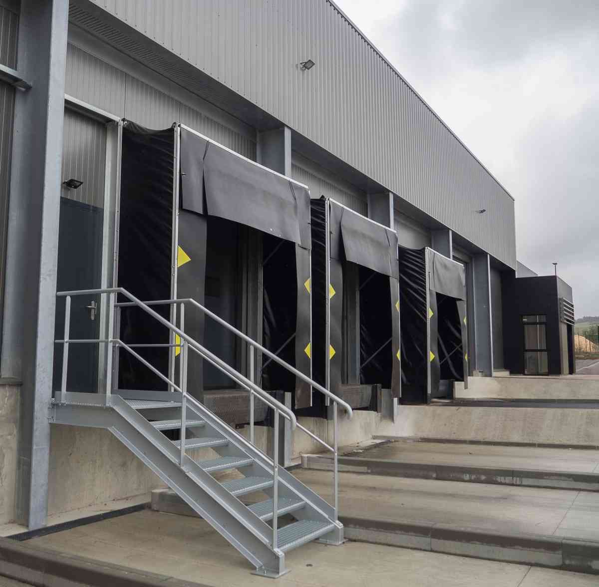 Pierre MONTARNAL Transports Négoce- Bâtiment logistique Séverac-le-Château (12)