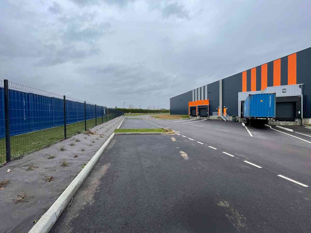 Réalisation d’un bâtiment logistique de 32 000 m² à Dreux (28) pour les Transports Vallée. - I2C Construction