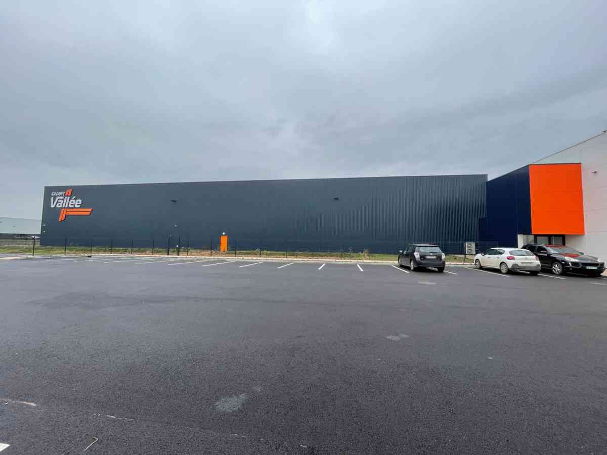 Réalisation d’un bâtiment logistique de 32 000 m² à Dreux (28) pour les Transports Vallée. - I2C Construction