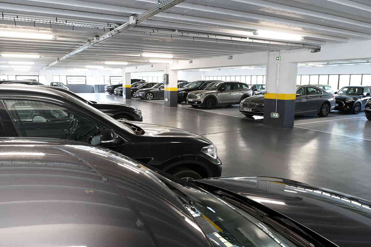 espace stockage véhicule concession BMW MINI Nanterre 92