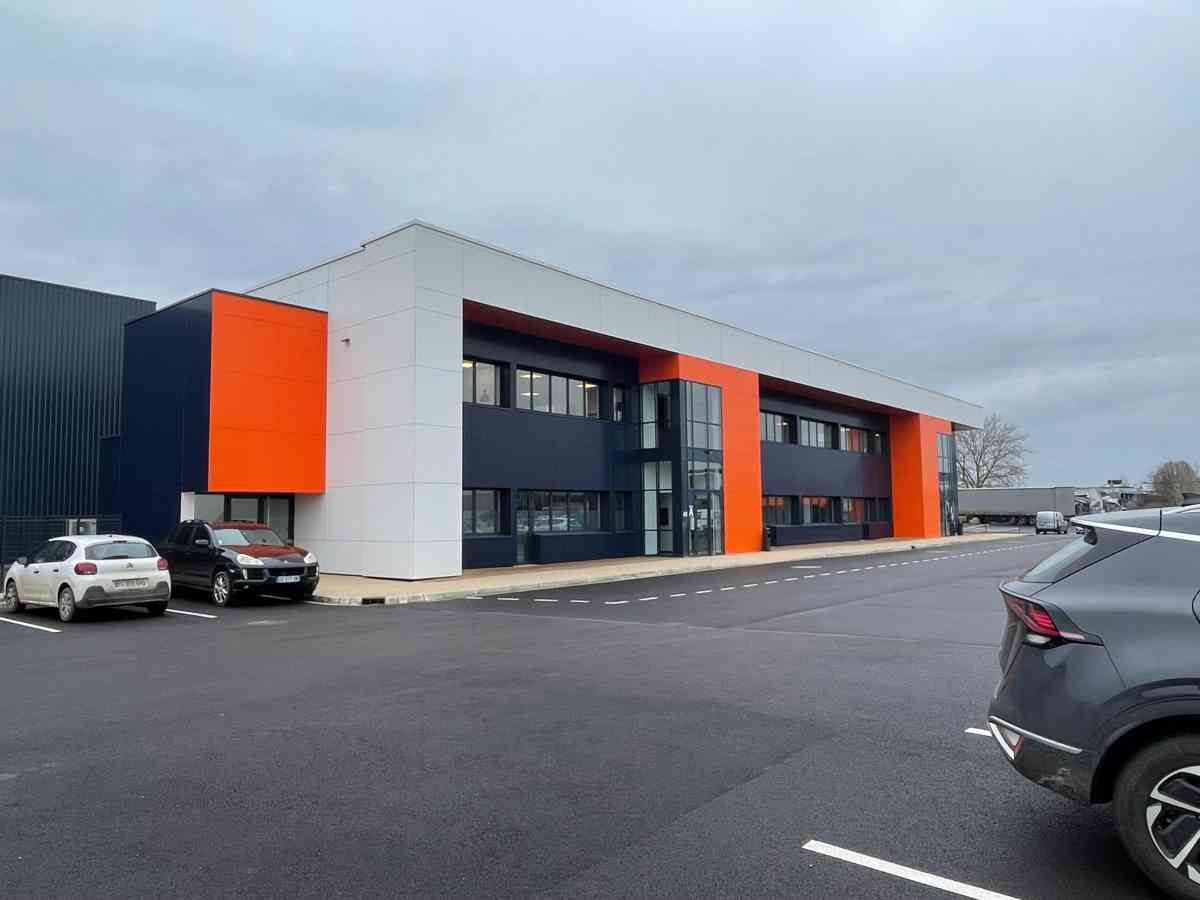 Réalisation d’un bâtiment logistique de 32 000 m² à Dreux (28) pour les Transports Vallée. - I2C Construction